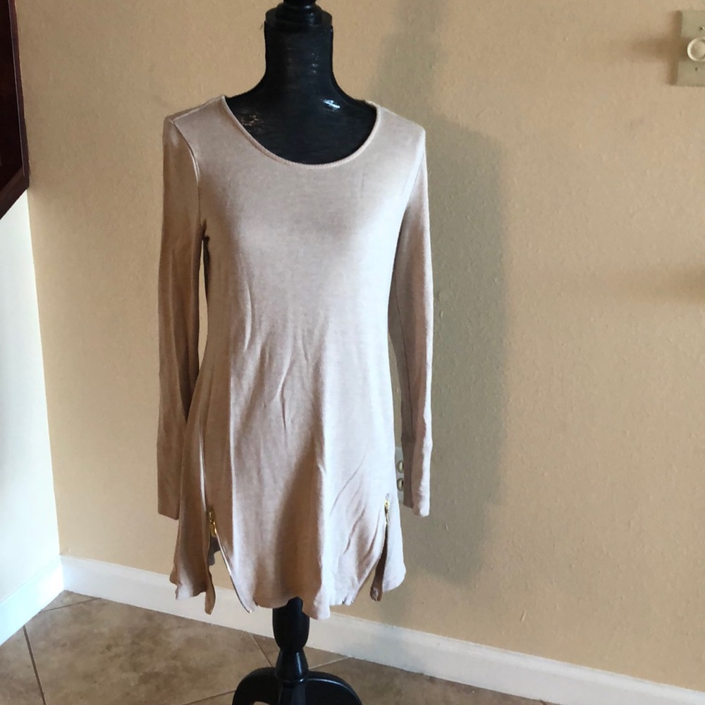 Soma tunic with zipper detail